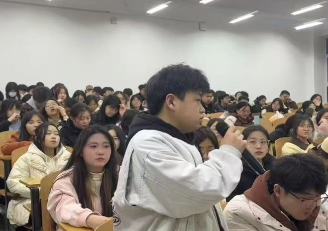 一站式服务中心现场工作会议.png